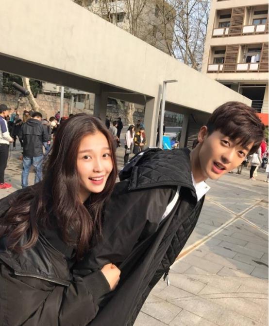 娱乐圈吃瓜博主是真的吗,揭秘真相还是无稽之谈？